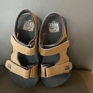 Boys reef sandals Size 13/1